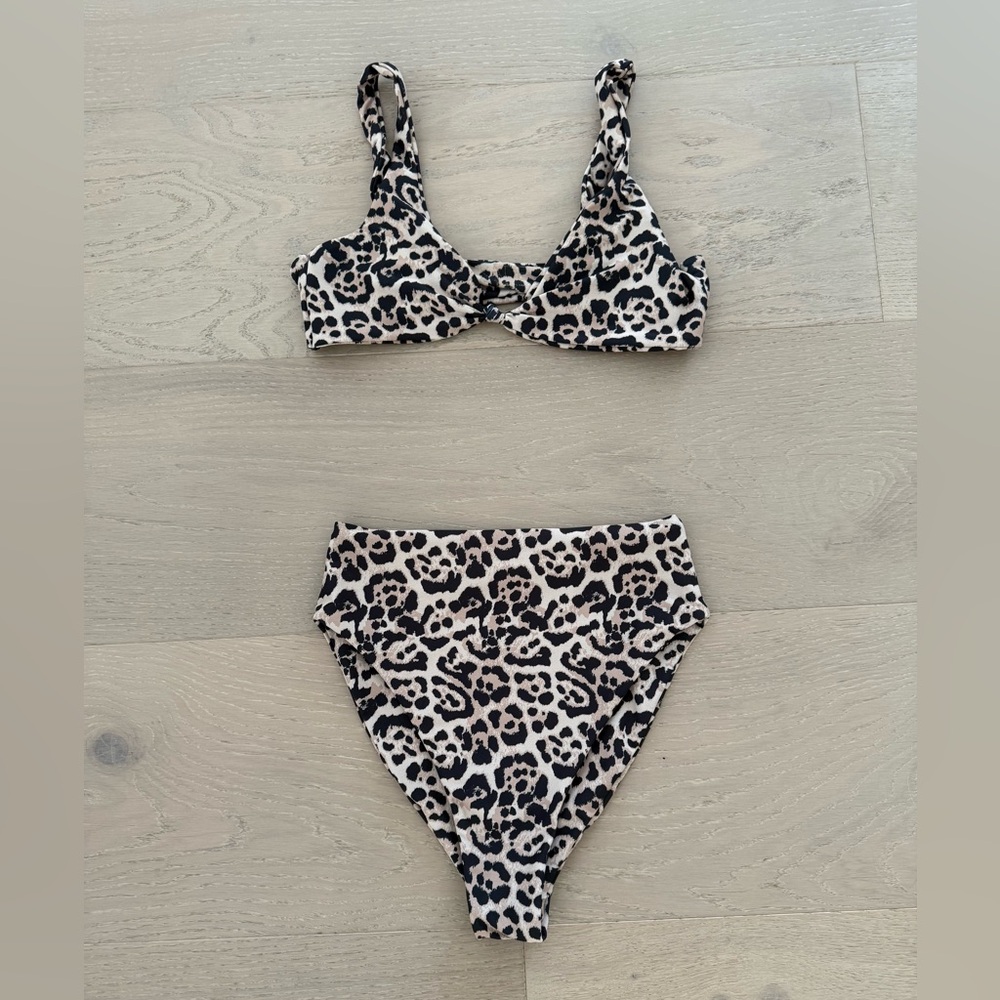 Skatie Cheetah print bikini Medium top